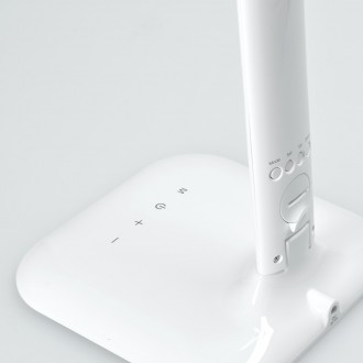 Solight LED stmívatelná stolní lampička s displejem, 7W, volba teploty světla, bílý lesk