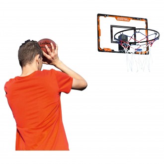 Basketbalový koš s počítadlem skóre