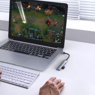 DeTech USB-C Hub s 4 porty USB 3.0 - šedá