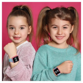 LED hodinky Gábinin kouzelný domek