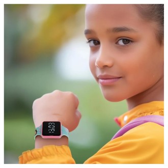 LED hodinky Gábinin kouzelný domek