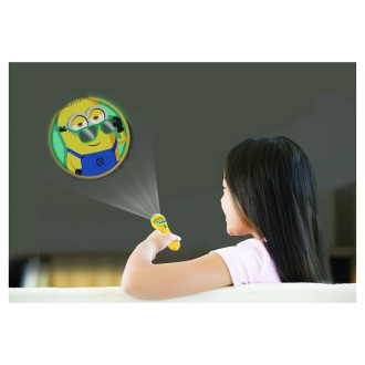 Baterka s projektorem Mimoni