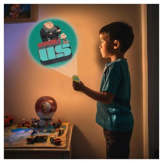 Baterka s projektorem Mimoni