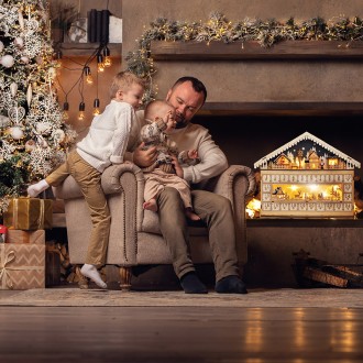 Solight LED adventní kalendář - horská chata, 10x LED, 50x40cm, 2x AA Stupeň krytí (IP): IP20