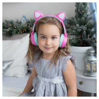 Bezdrátová sluchátka Barbie se svítícími kočičími oušky