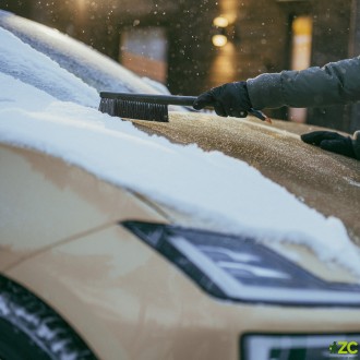 Smetáček se škrabkou Solid™ - 1078496 - Fiskars