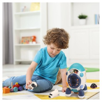 Francouzsko-anglická interaktivní raketa Jupiter s projektorem