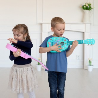 Dřevěné ukulele s nylonovými strunami 53 cm Disney Stitch