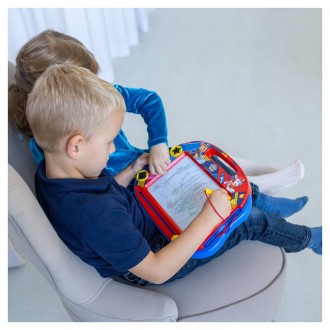 Magnetická vícebarevná kreslicí tabulka Tlapková patrola