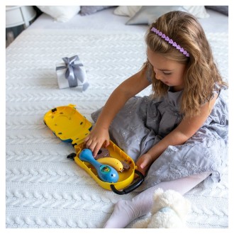 Kufřík ve tvaru Stuarta s herním příslušenstvím - Mimoni