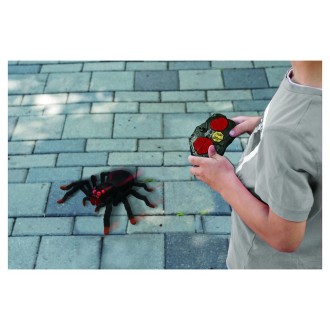 Realistický pavouk na dálkové ovládání se světelnými efekty