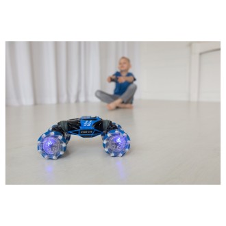 Kaskadérské auto na ovládání Extreme Crosslander se světelnými efekty