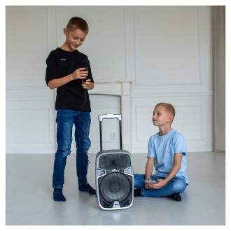 Bezdrátový karaoke Audio System iParty se světelnými efekty a mikrofonem