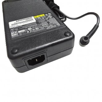 Fujitsu 210W Originál adaptér