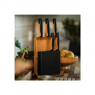 Blok 5 nožů FISKARS FUNCTIONAL FORM bambusový 1057552